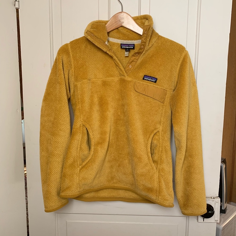 Patagonia yellow fleece